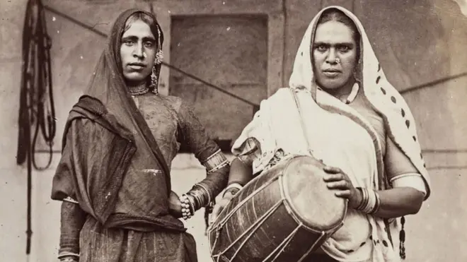 Funcionarios británicos decían que los eunucos y transexuales evocaban imágenes de "suciedad, enfermedad, contagio y contaminación".