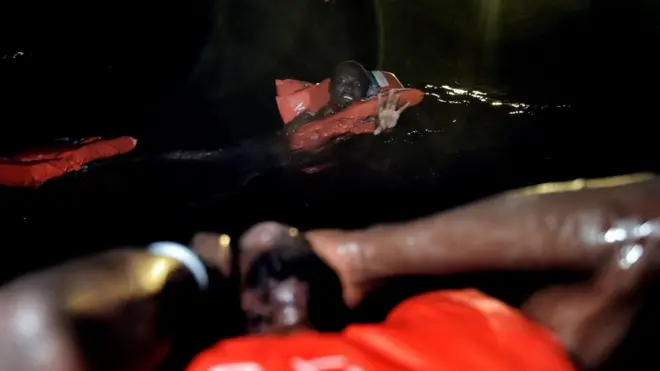 Libya açıklarında batan geminin ardından göçmenlerden 29'u kurtarılmıştı.