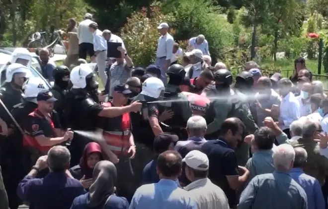 یورش پلیس به اعضای سازمان مجاهدین