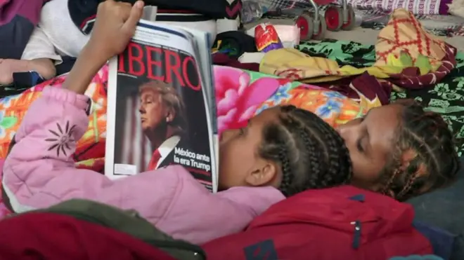 Niñas de la caravana de inmigrantes hondureños, en Puebla, México