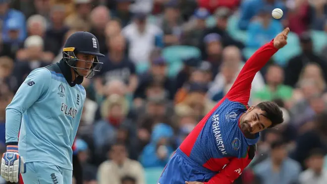 په اتلسم اوور کې انګلنډ هدف بشپړ او لوبه يې وګټله