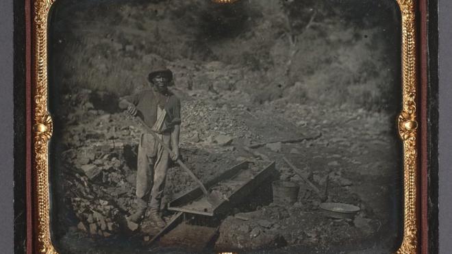 Foto mostra um homem negro não identificado trabalhandosite de aposta para ganhar dinheirouma minasite de aposta para ganhar dinheiroourosite de aposta para ganhar dinheiro1852