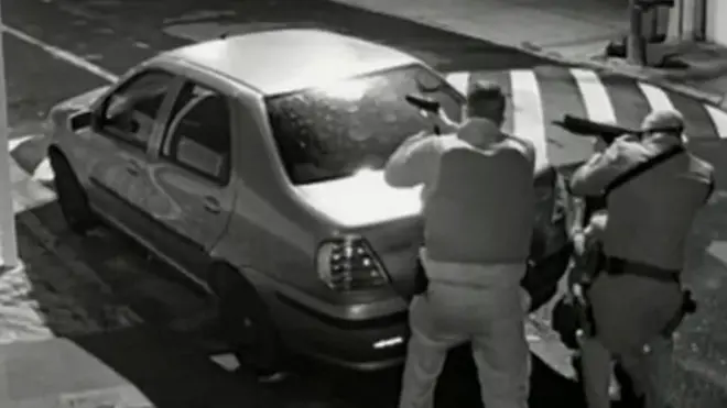 پولیس کا کہنا ہے کہ گینگ نے انتہائی پیچیدہ حربے استعمال کرتے ہوئے سٹی سنٹر میں مختلف بینکوں اور اے ٹی ایم مقامات کو نشانہ بنایا۔