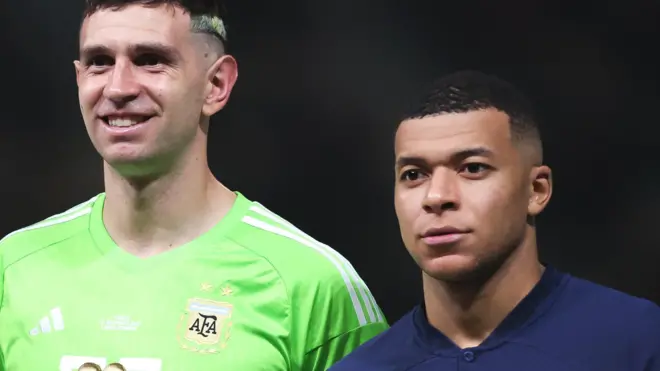 Mibaappeen mallattoo Maartineez waa'ee isaa agarsiisaa jiru itti dhiisaa jedhe