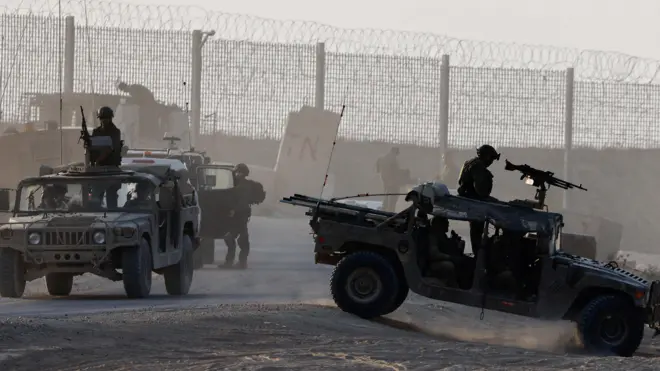 دبابات إسرائيلية في غزة.