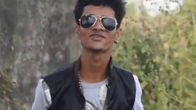 గాయకుడు ఓం ప్రకాశ్ ఫేస్‌బుక్ పేజీ లోంచి