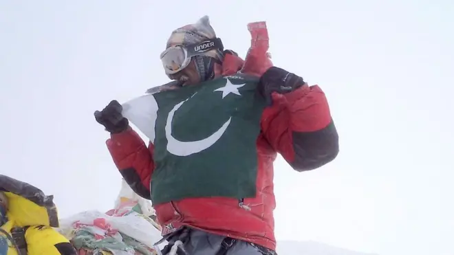 حسن سدپارہ نے کوہ پیمائی کا آغاز 1994 میں کیا تھا اور سنہ 1999 سے پیشہ وارانہ کوہ پیمائی شروع کی تھی