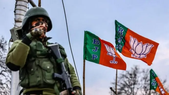 కశ్మీర్‌లో సైనికుడి ఫోటో 