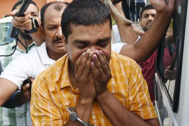 नीट परीक्षा लीक अभियुक्त