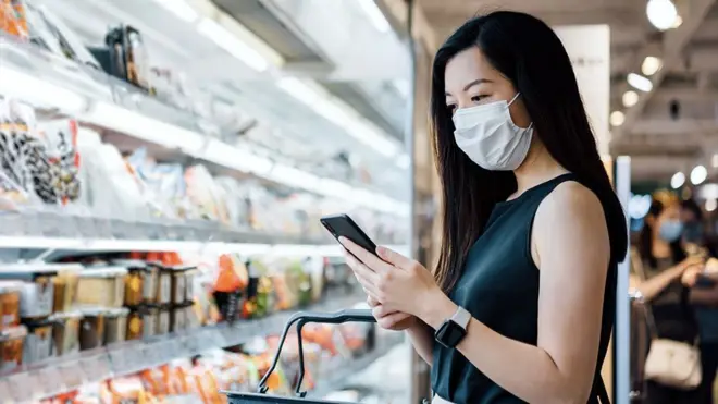 Chính phủ Anh đang nỗ lực chủng ngừa nhưng các ca nhiễm và tử vong rất cao.