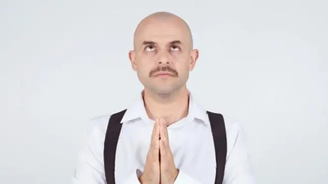 Чоловік із лисиною