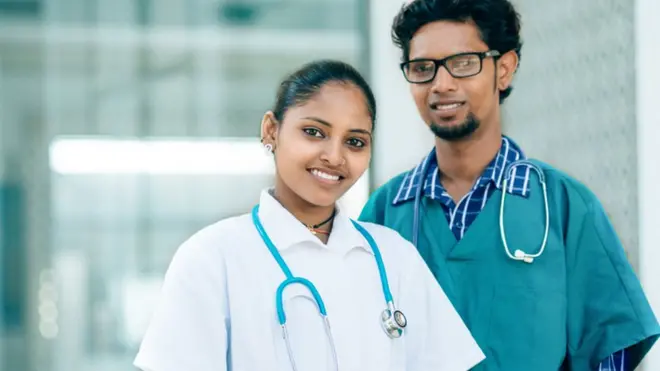 డాక్టర్లు