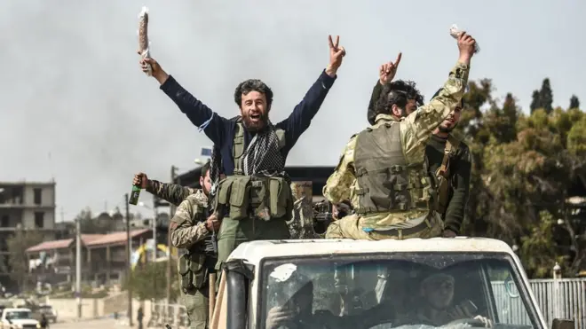 Afrin'e giren ÖSO güçleri