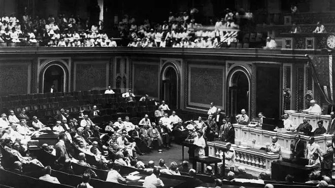 Jeannette Rankin, ABD Kongresi'nin ilk kadın üyesiydi