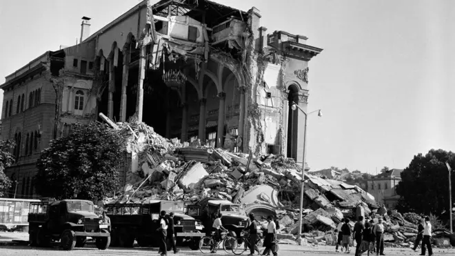 Razrušena zgrada tadašnje Glavne železničke stanice u Skoplju