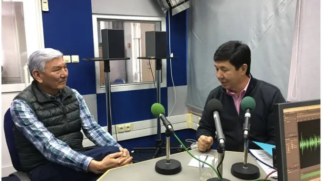 Темир Сариев жана Жогорку Кеңештин мурдагы депутаты Өмүрбек Абдырахманов