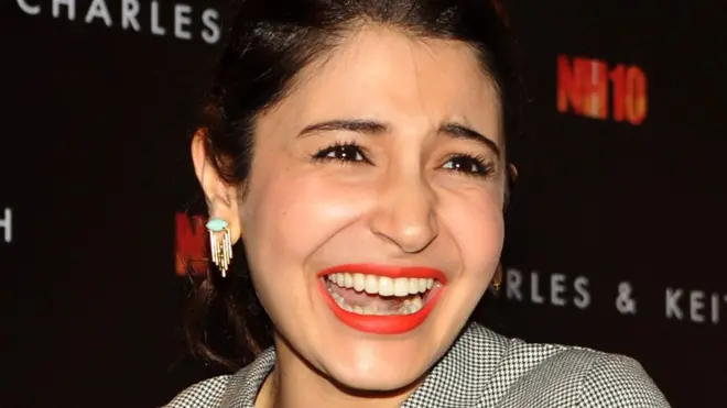 بالی وڈ میں سنہ دو ہزآر سولہ میں کئ جوڑیوں میں بریک اپ یا علیحد گیاں ہویی ہیں۔