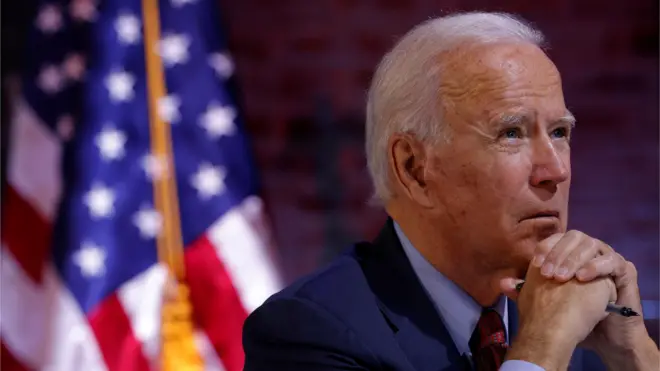 乔·拜登（Joe Biden）在特拉华州威尔明顿出席一场有关新冠病毒疫情的简报会（28/10/2020）