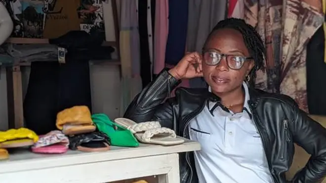 Adèle Mbunda dans sa boutique de Biréré à Goma