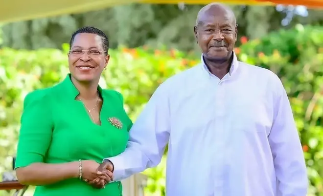 Anita Among na Perezida Museveni