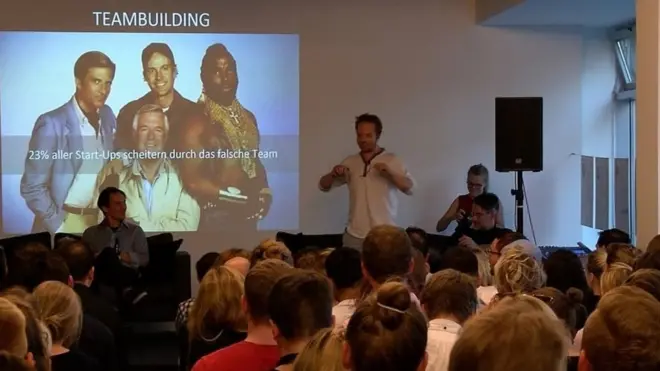 إحدى أمسيات "ليالي الفشل"