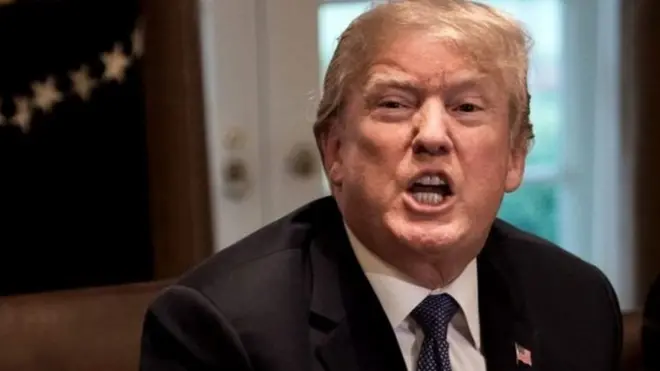 د امریکا ولسمشر په سپینه ماڼۍ کې د مجارستان له لومړي وزیر ویکتور اوربان سره په ناسته کې وویل "وبه وینو چې په ایران به څه کېږي، که وړه تېروتنه وکړي ډېره به بده وي