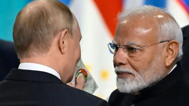 रशियाबरोबरच्या संबंधांबाबत अमेरिका सातत्यानं भारतावर दबाव टाकतो आहे