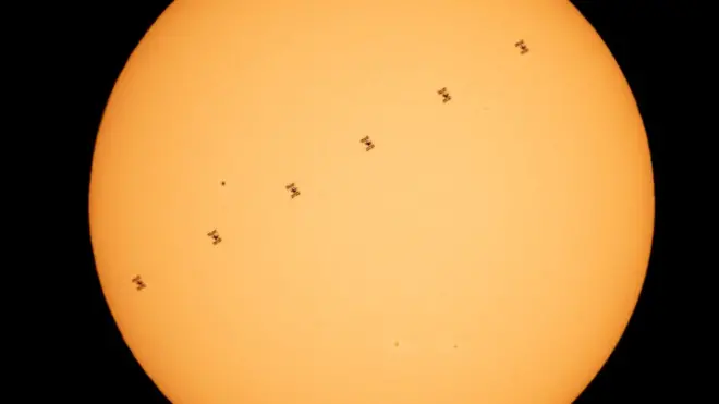 La siluetaup bet casinola Estación Espacial Internacional contra el Sol