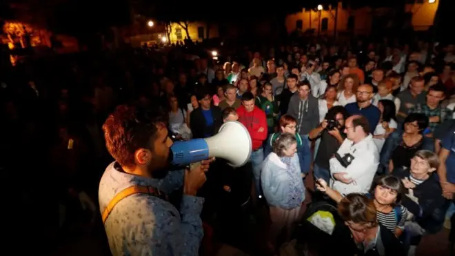 Dadka codka dhiibanaya oo isu soo baxay