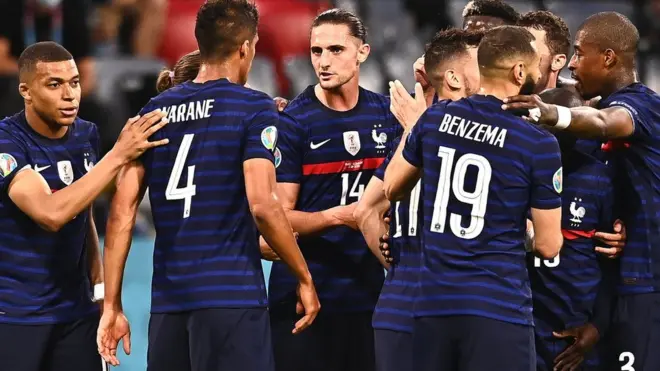 France celebrating