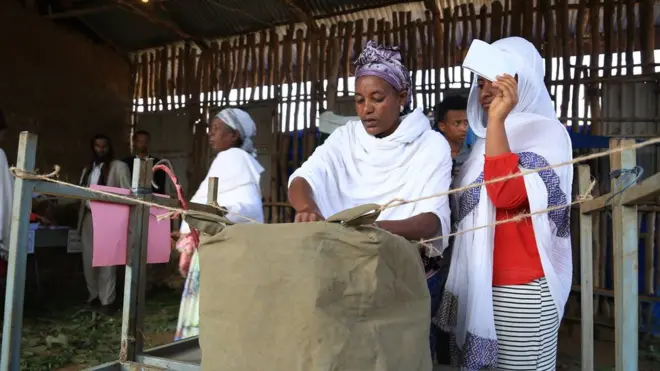 ህዝብታት ቅማንት ድምፆም እንትህቡ