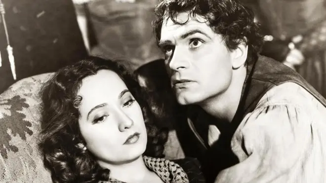 كان "لورانس أوليفيه" أحد من جسدوا شخصية "هيثكليف" شديدة التأثير والجاذبية على الشاشة، وهي الشخصية التي ابتكرتها الكاتبة إميلي برونتي،