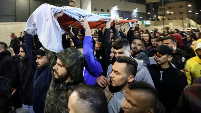 قتل محمد أبو صلاح خلال اشتباكات أعقبت اقتحام القوات الاسرائيلية قرية السيلة الحارثية بالقرب من بلدة جنين في الضفة الغربية المحتلة