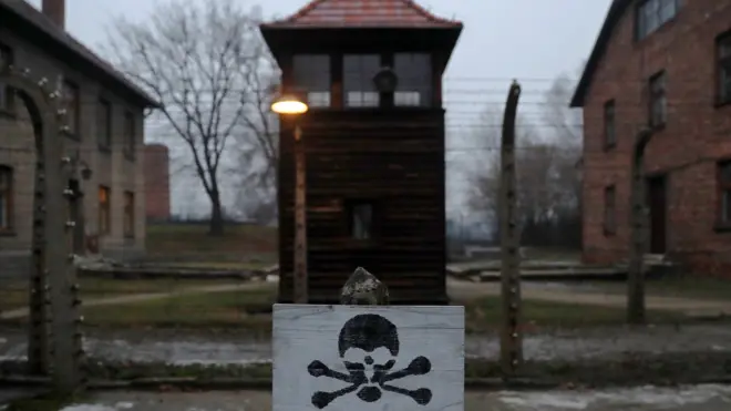 معسكر أوشفيتز