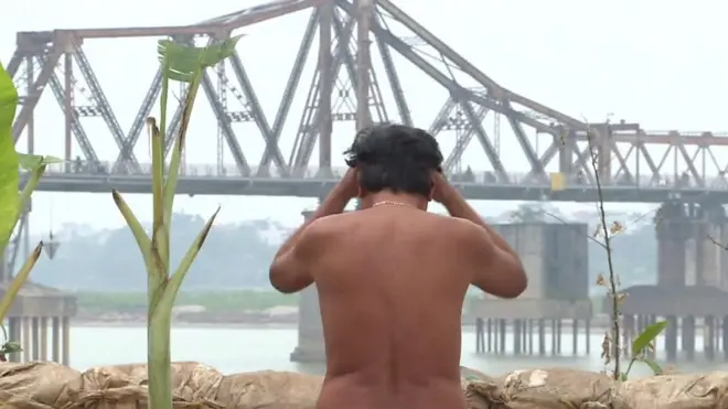 Bãi tắm sông Hồng