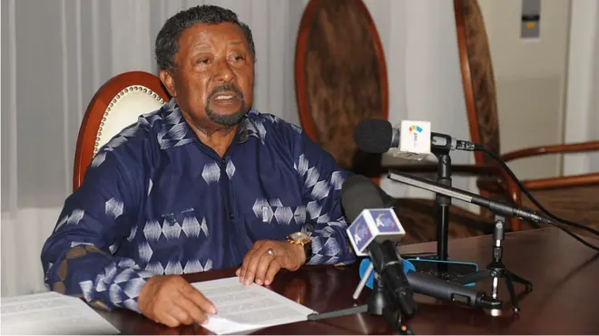Jean Ping se proclame "président élu" de l'élection présidentielle gabonaise de 2016.