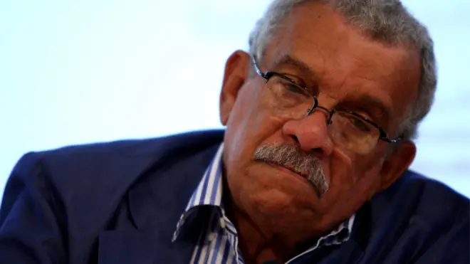 Дерек Уолкотт