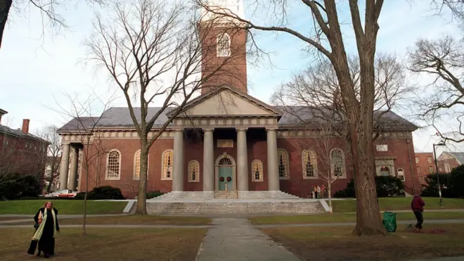 Harvard University say dem dey try to resolve di mata before classes begin on September 3
