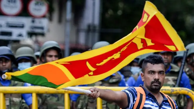 श्रीलंकेमधलं आर्थिक-राजकीय संकट काय आहे?