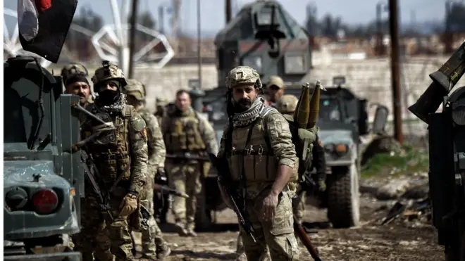 Iraklı güçler Musul'un batısında içinde hükümet binaları bulunan bir bölgeyi ele geçirdi