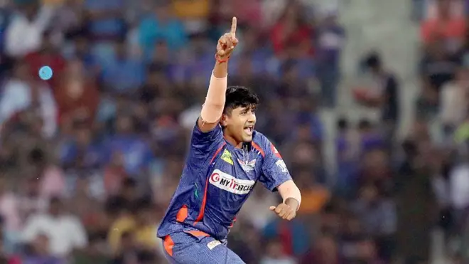 यश ठाकुर