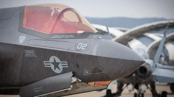 طائرة من طراز إف-35 المقاتلة.