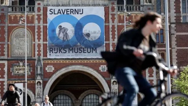 Amsterdam'daki Rijksmuseum'da geçen Mayıs'ta düzenlenen "Kölelik" başlıklı serginin posteri