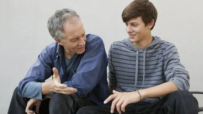 Un père parle à son fils