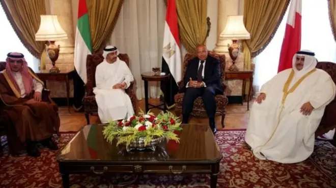 Четверо міністрів закордонних справ провели переговори в Каїрі