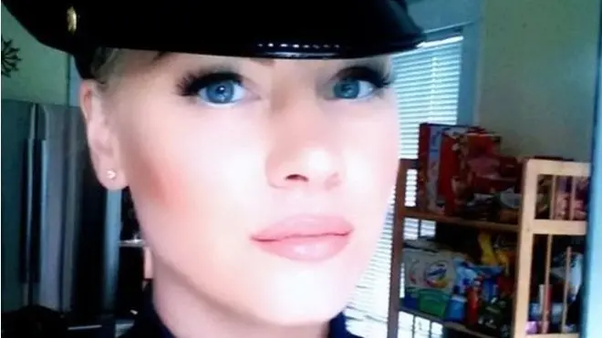 د پولیسو افسرې الیزابت روني لیکلي: "زه فکر کوم د ډونلډ ټرمپ دا څرګندونې چې 'یوه ښځه باید د ښځې په شان کالي واغوندي' ښځې ځپونکې دي او د ولسمشرۍ د اصولو خلاف دي"