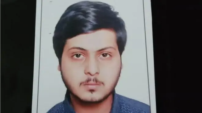 انتظار احمد کو 13 جنوری 2018 کو کراچی کے علاقے ڈی ایچ اے میں ایک جعلی پولیس مقابلے میں ہلاک کر دیے گئے تھے۔