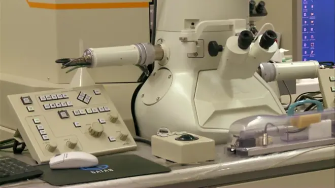 مجاهر ذرية فائقة التطور في الرياض