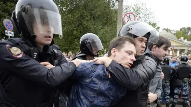 За неофіційними даними, у Санкт-Петербурзі затримали понад 500 людей