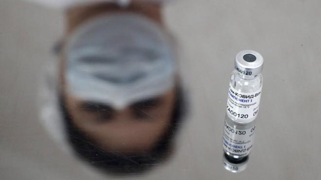 Російська вакцина "показала 92% ефективності" - третя фаза досліджень